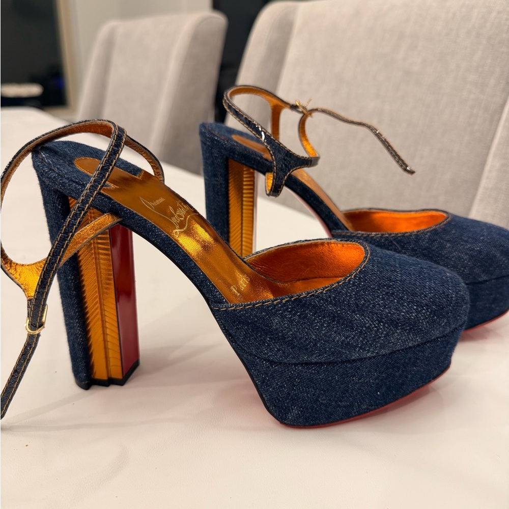 Christian Louboutin Coluna Pump